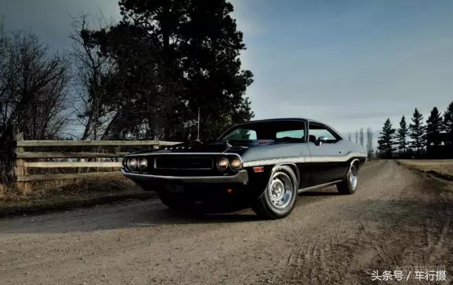 道奇挑战者新款旧款对比,道奇挑战者怀旧款有什么亮点