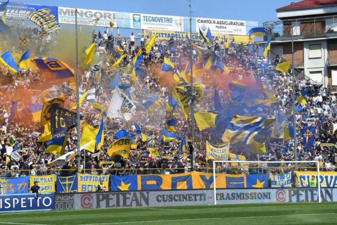 卢卡雷利前锋,卢卡雷利足球