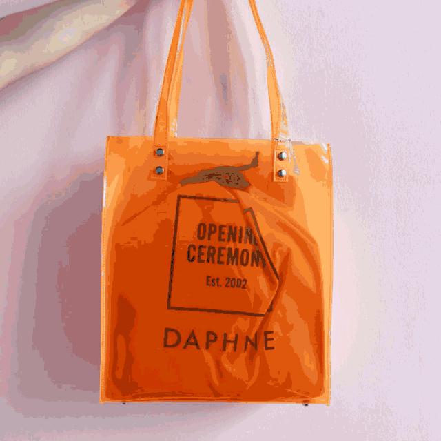 今年夏季流行什么样的包包,现在到底流行什么样的包包