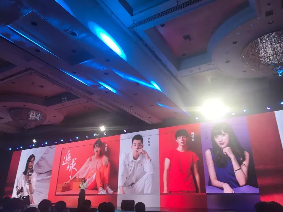 越努力越幸运的何止练习生们，正在“追球”的他们同样向阳而生