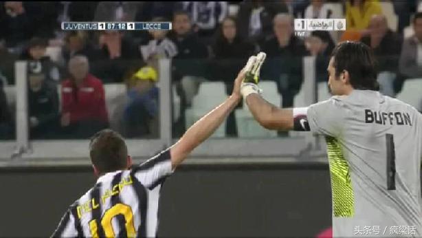 布冯几次入选最佳阵容,神也会犯错
