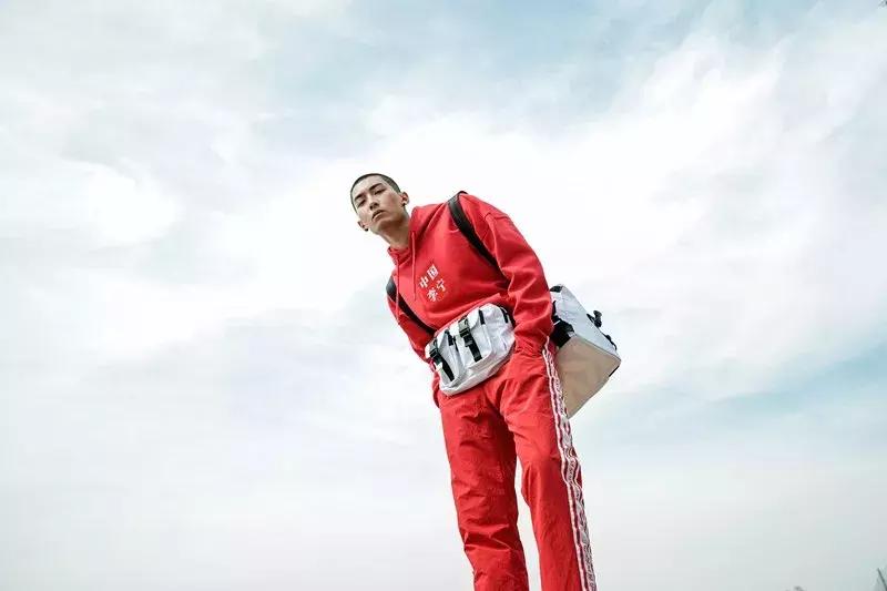 以后装逼就说我穿李宁的时候，你还在穿阿迪耐克