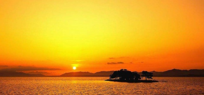 鸡胸引起的驼背什么睡姿可以改善,鸡胸驼背脊柱侧弯