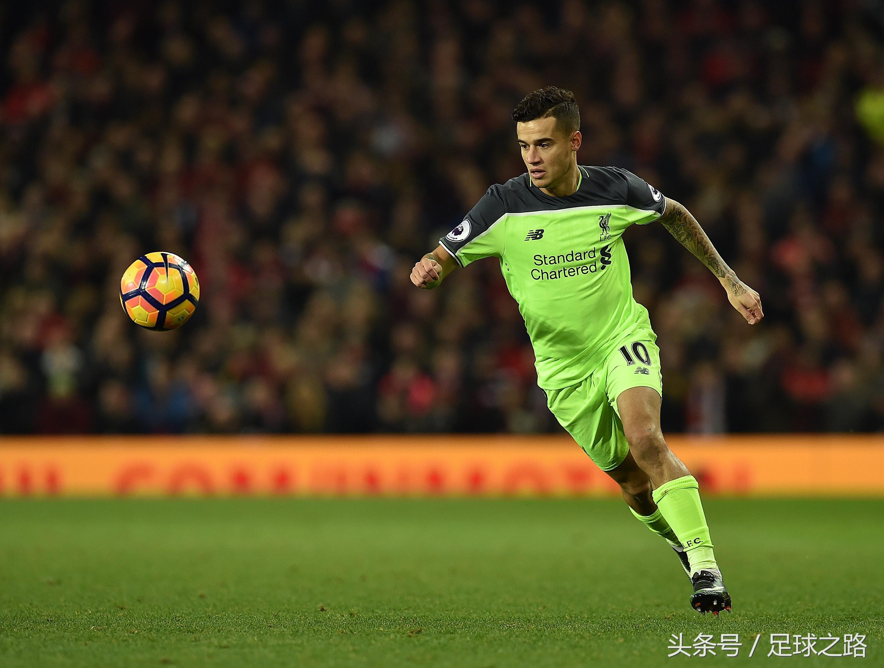 如何侧身接长传球,边后卫接球要领和处理球要领