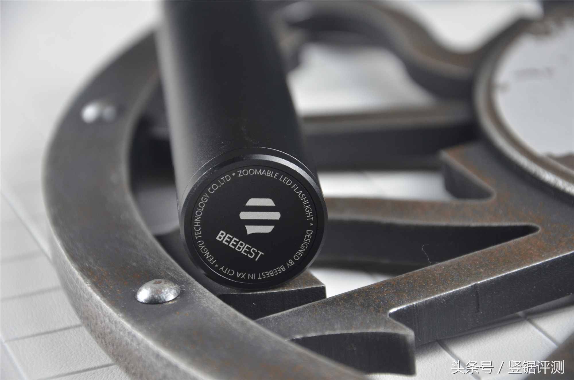 小米强光手电筒评测,小米极蜂变焦强光手电筒