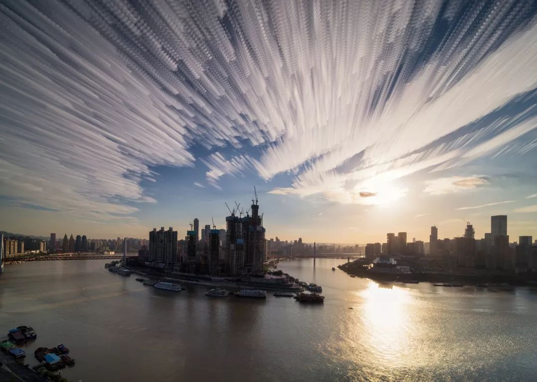重庆夜景真的比香港好看吗,重庆夜景为什么比香港还繁华