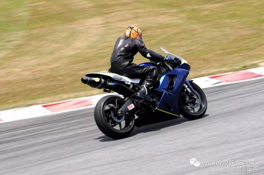 兄弟，夏天到了，换上新轮胎，我们一决高下！