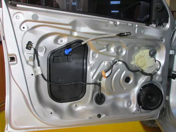 桑塔纳音响改装4个最佳方案,桑塔纳手动风尚版音响改装4喇叭