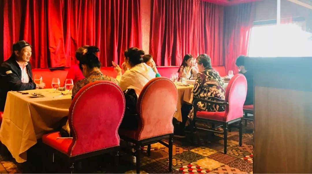 海洋量子号邮轮参观,海洋量子号邮轮航行航拍视频