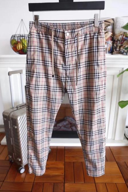 普拉达休闲裤女款,普拉达休闲裤搭配图