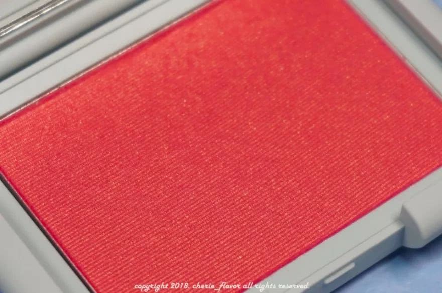 这个牌子出什么都火到断货,女生必须入一个