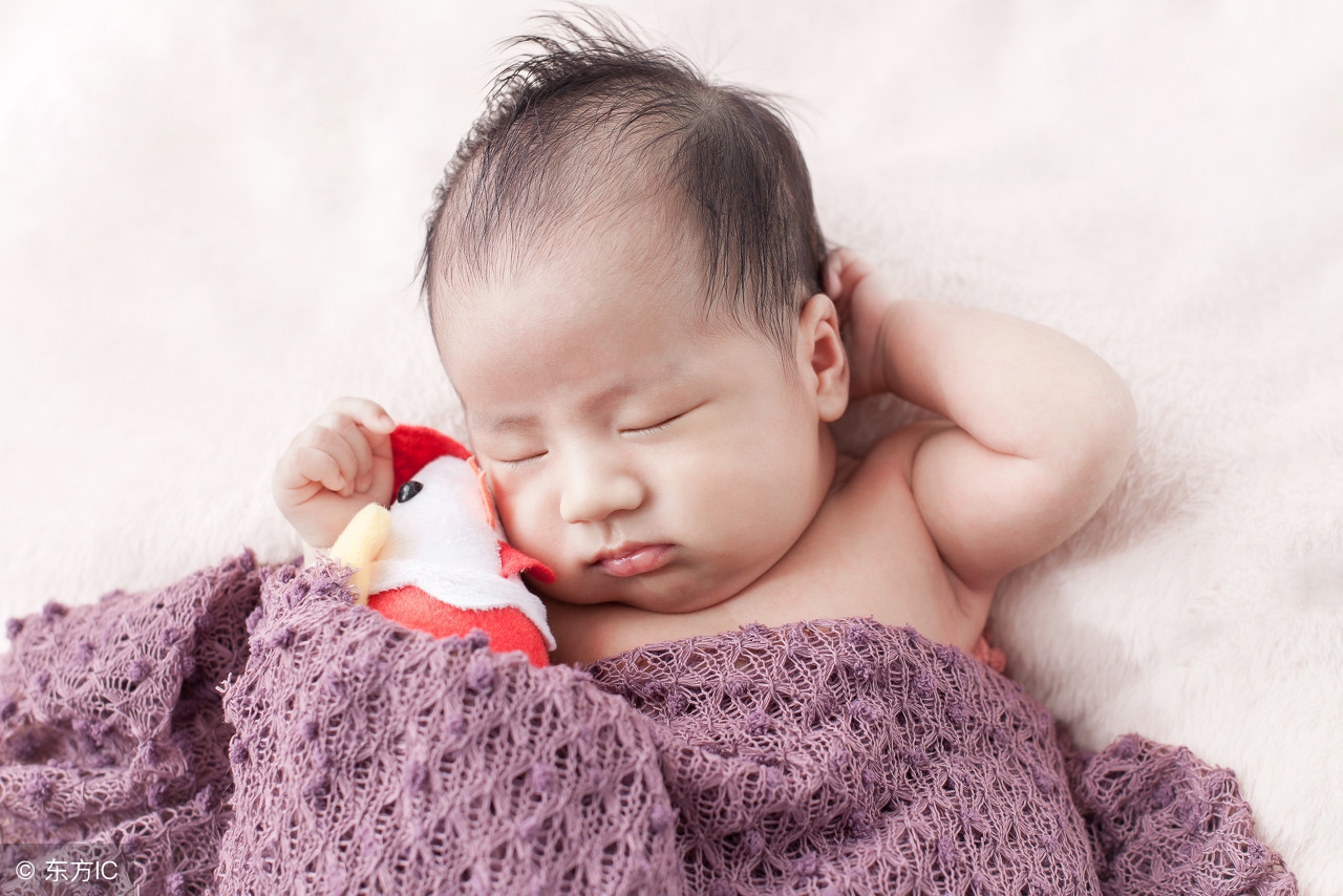 女婴白带灰色,新生女婴外阴白带怎么处理