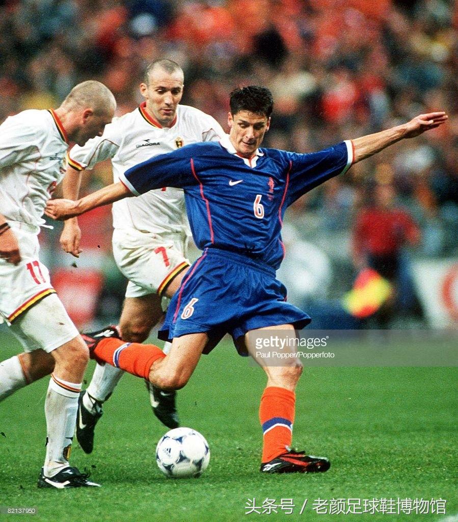 02年世界杯足球鞋回顾,世界杯最火前十的足球鞋