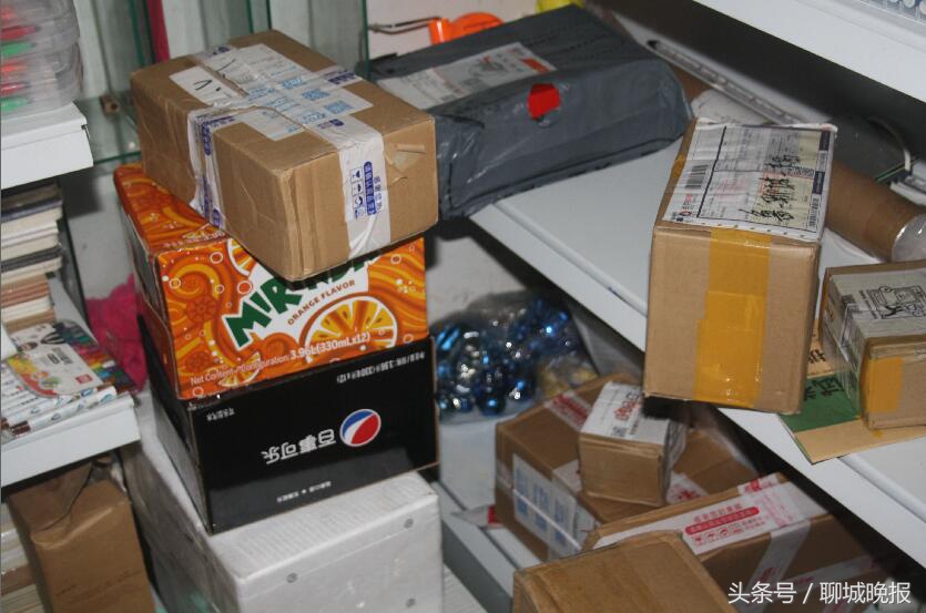 未成年人校园周边销售网点,学校附近店铺向未成年人租手机