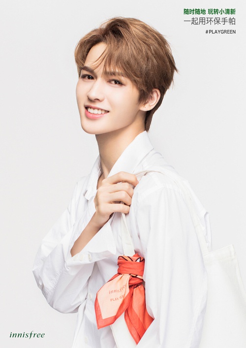 九子新海报好有型，虽然我超pick蔡徐坤，但这组明显小鬼赢了好嘛