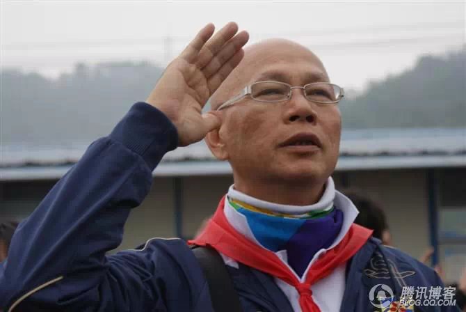 穿越地震带之什邡日记：地震周年谭咏麟黄日华众明星到蓥华小学