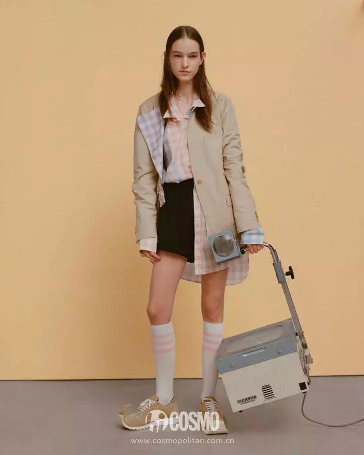 杨幂刘雯秋冬潮品,杨幂刘雯都为超长大衣着迷