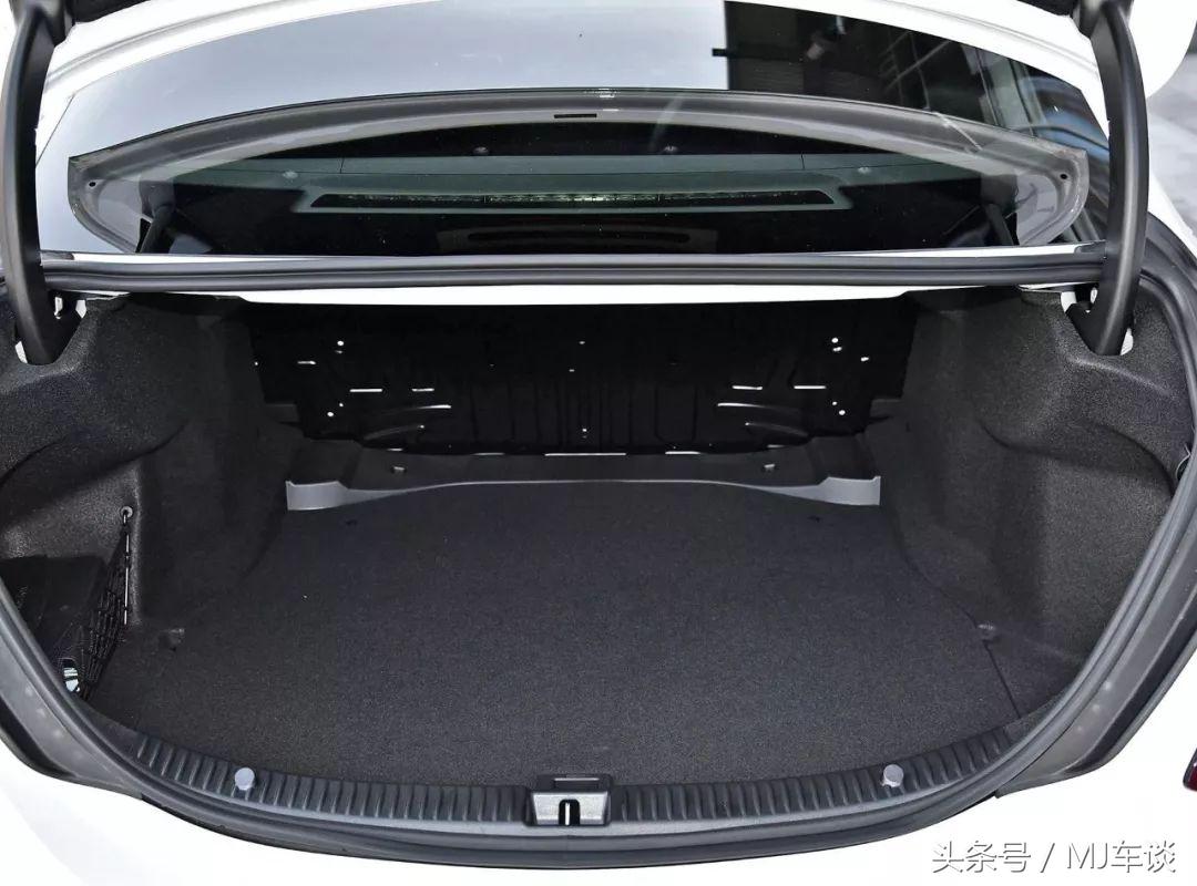 奔驰c200l对比领克03,奔驰c200l跟c300l有什么区别