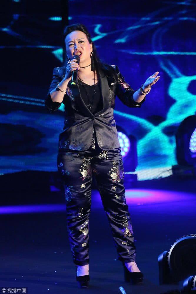 唱酒干倘卖无的女歌手们有哪些,酒干倘卖无在哪个盛典晚会上唱了