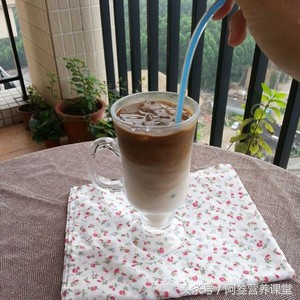 午后来一杯温馨的奶茶,午后来一杯咖啡