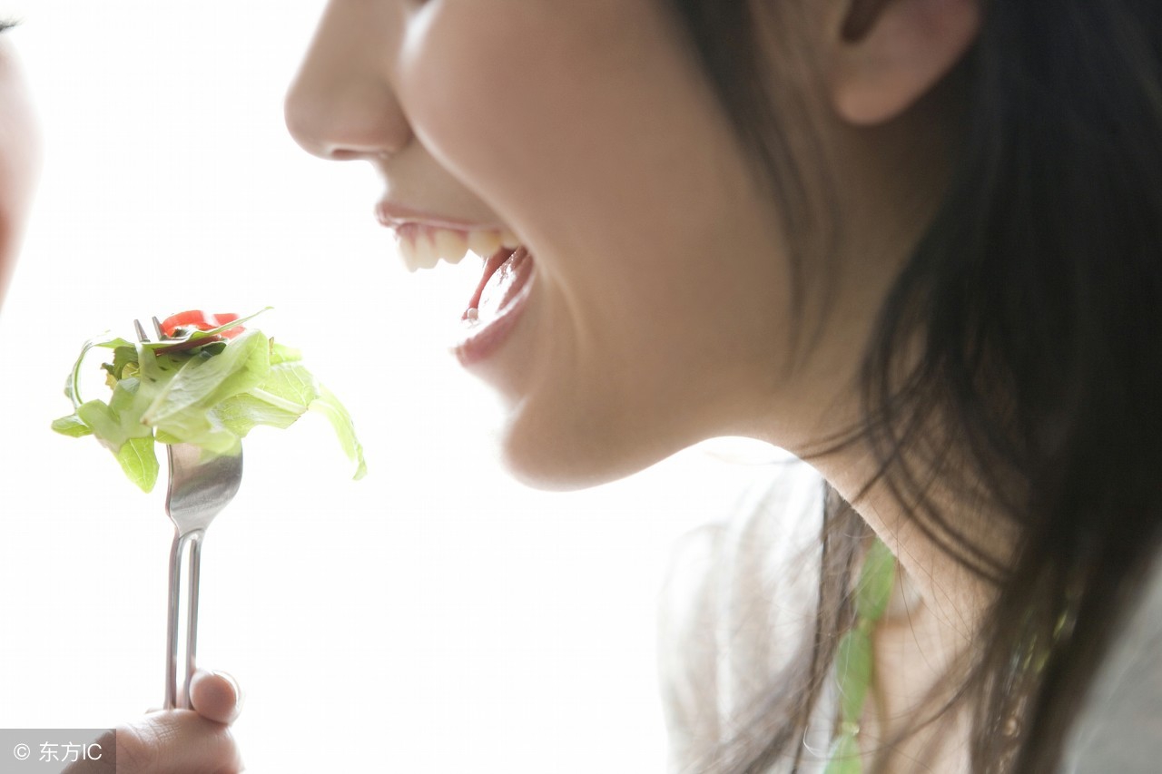 产后吃太多的盐是不是母乳不出来,产妇产后不出虚汗是啥原因