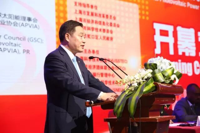 光伏发电是多晶好还是单晶好,光伏发电的单晶与多晶的区别