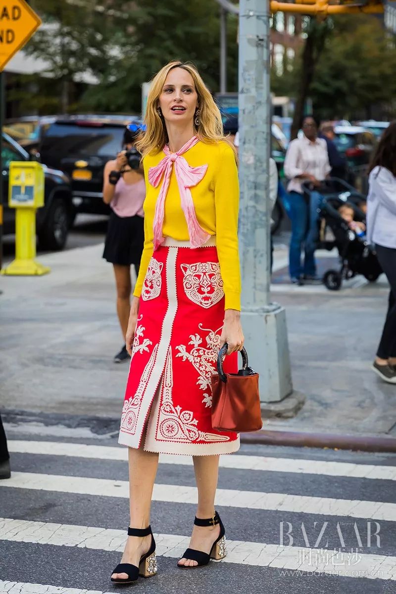 腿粗短腿穿什么裙子显瘦,小短腿穿什么裙子显得很高