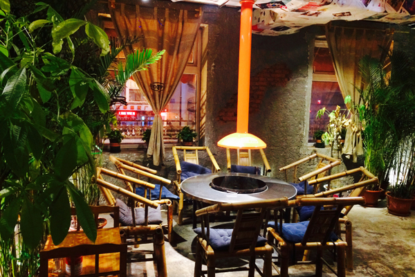 屋顶上的烤肉,屋顶上的火锅串串