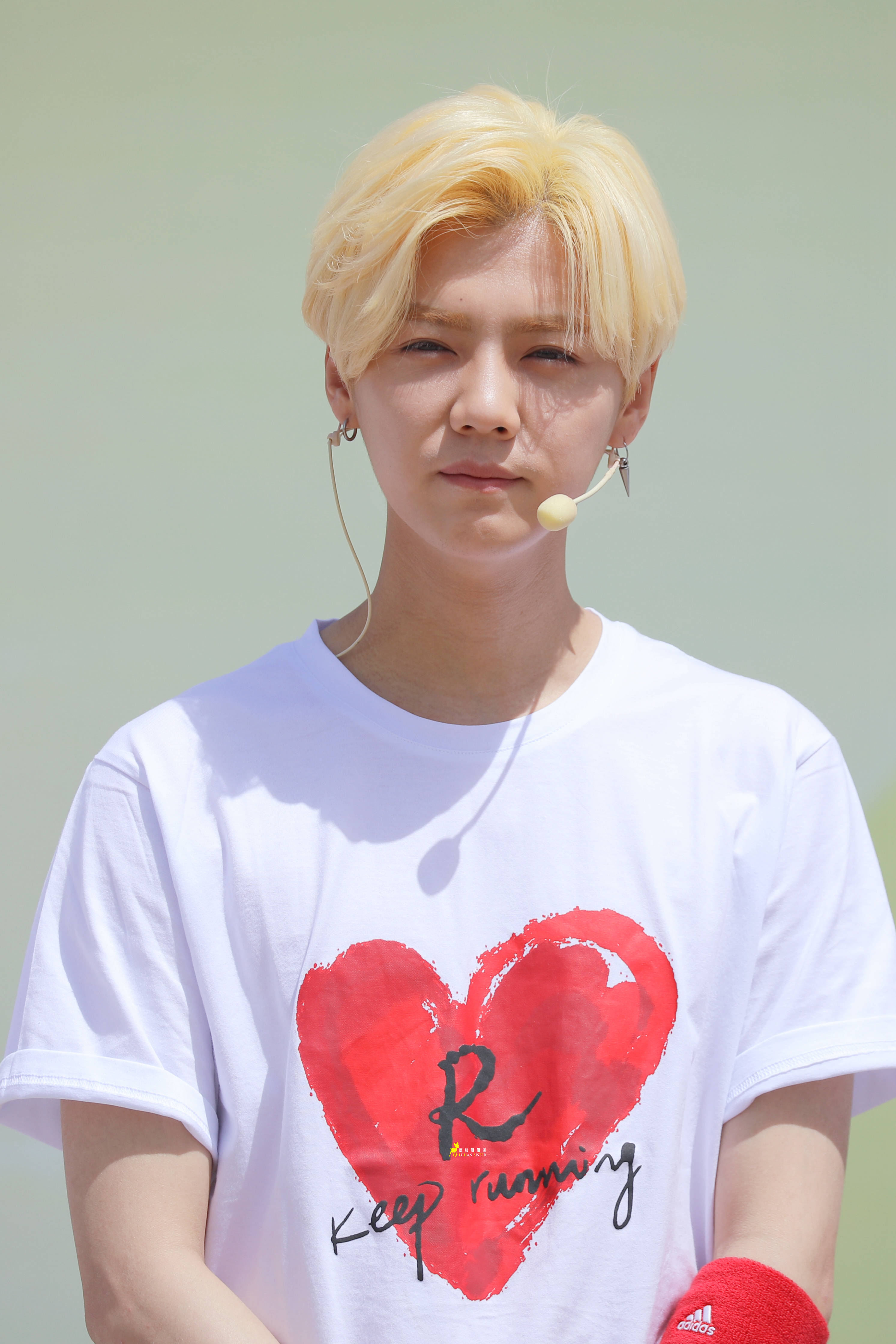 鹿晗参加康复训练,鹿晗公益我们的明天