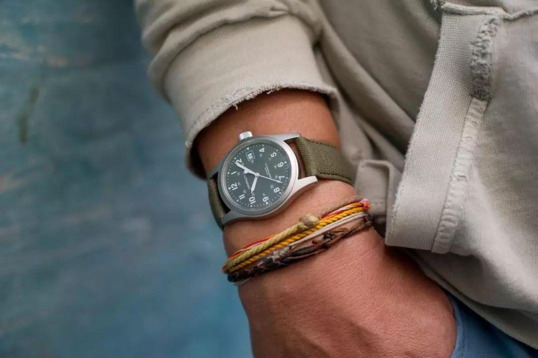 川航英雄机长、萨利机长和世界大战英国飞行员的腕表都有什么讲究