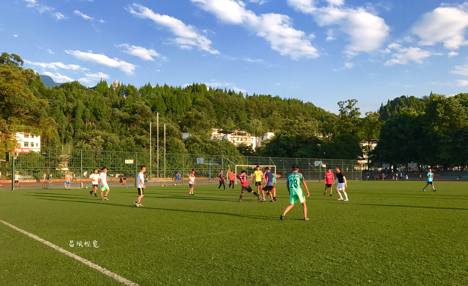 大学里哪里好玩,大学哪里看排名