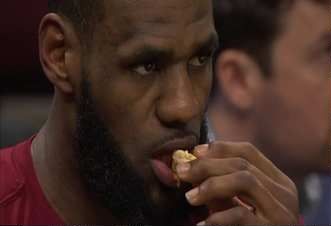 打篮球如何预防跟腱损伤,打篮球跟腱断裂还能继续打吗