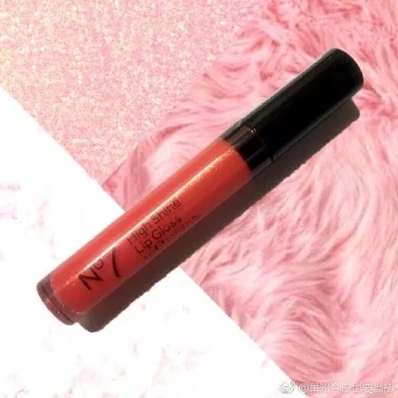 12支不一样的颜色显白口红,12支口红试色这几支简直丑到爆炸