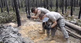 挖土也能打赢敌人吗?是的!这就是解放军的土工作业!