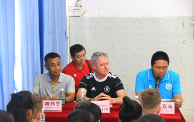 足梦视界｜中英足球文化交流，首站湛江轰动全城