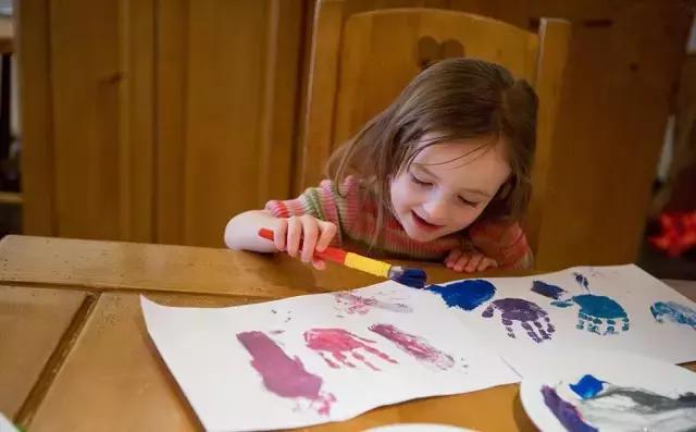 拍小孩首选镜头,拍儿童摄影姿势