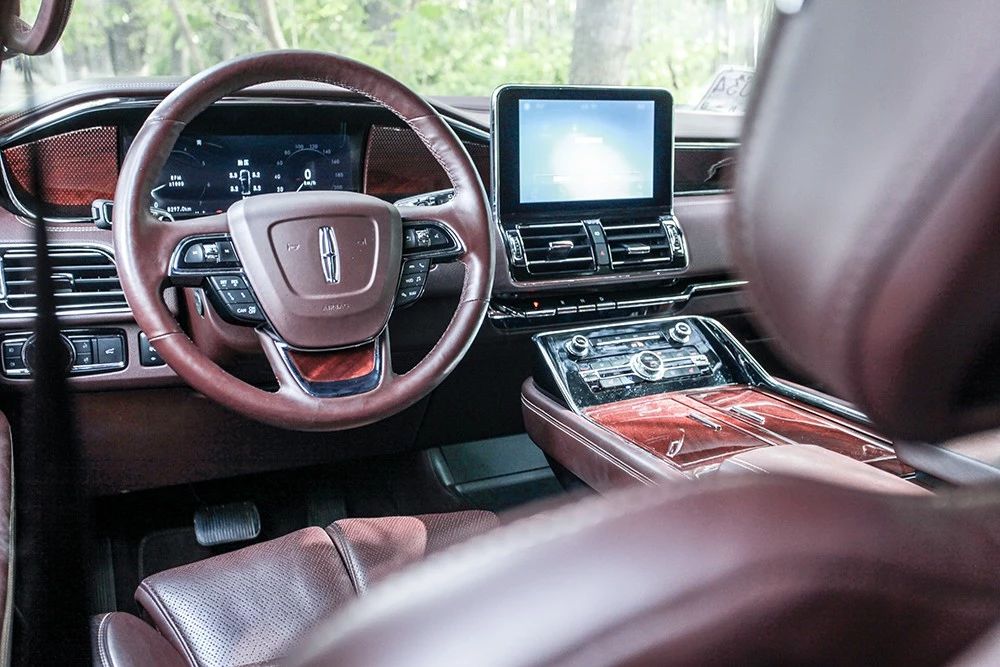 林肯20万至30万的SUV,最新款林肯领航员太霸气了