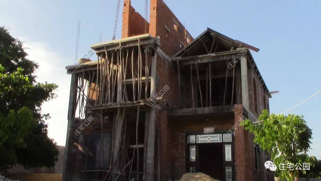 在农村老房子加盖三层,农村一层平房怎么加盖成别墅