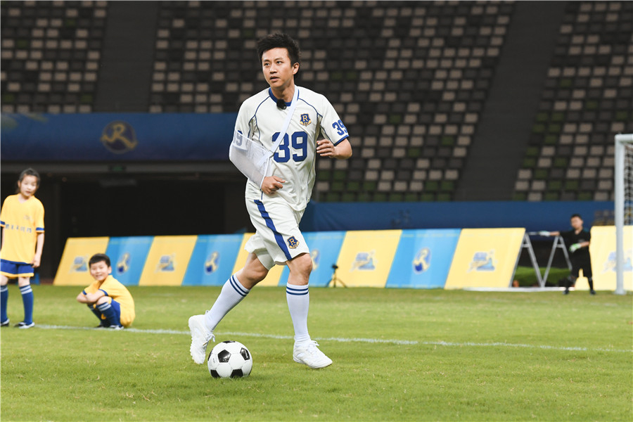 邓超奔跑吧,奔跑吧邓超百人拔旗障碍赛