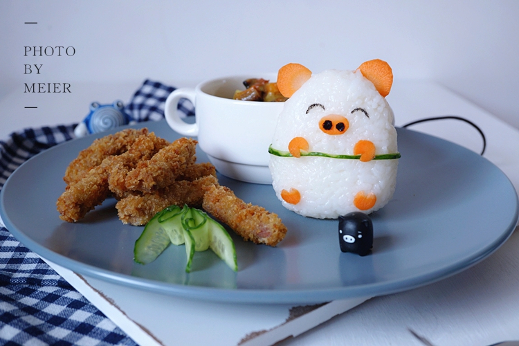 欢度六一儿童节，做一个萌萌的卡通饭团吧，孩子喜欢，做法简单