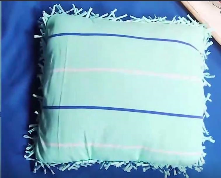 不用一针一线做出一个抱枕来挑战,不用一针一线怎么用旧衣服做抱枕