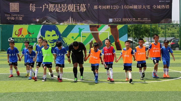 c罗年轻时教青训,c罗青训