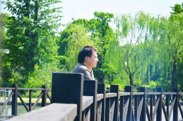 it精英男看上了平面模特,张江it男