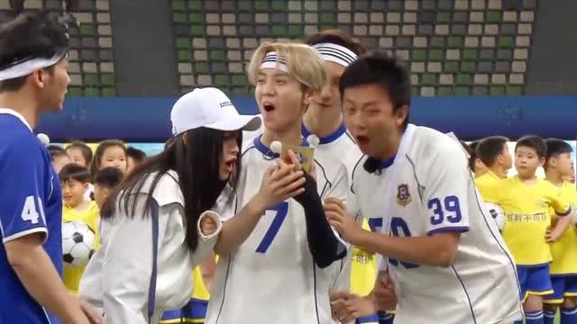 路易斯菲戈跑男是哪期,第8期菲戈助阵跑男团踢足球