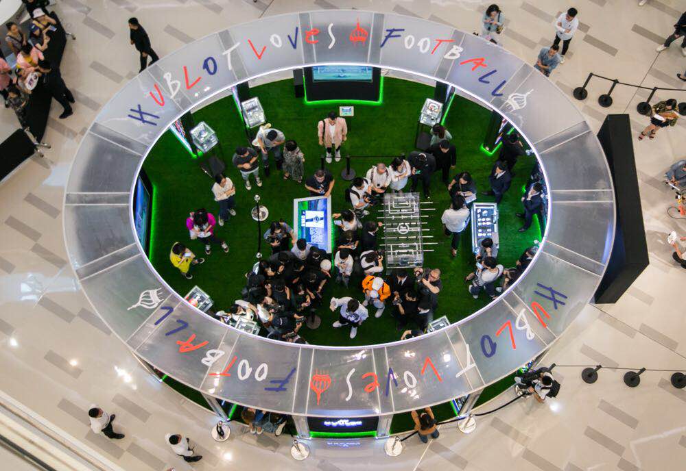 世界杯官方计时携吴磊点燃“宇舶爱足球”中国巡展成都站