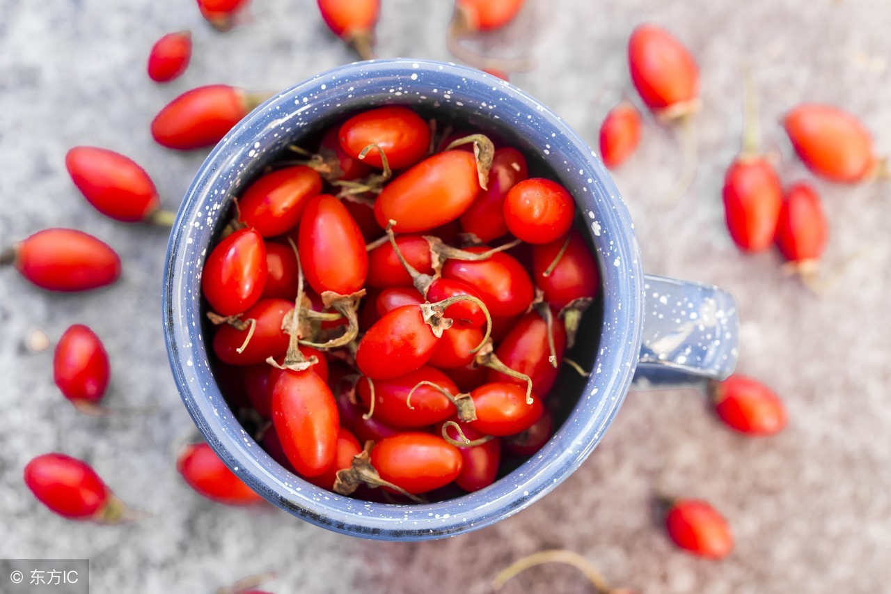 什么时间吃枸杞子加鸡蛋最好,枸杞子一天吃多少粒最好女人