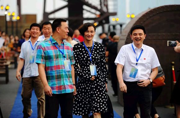 郭晶晶霍启刚红毯,郭晶晶最美红毯