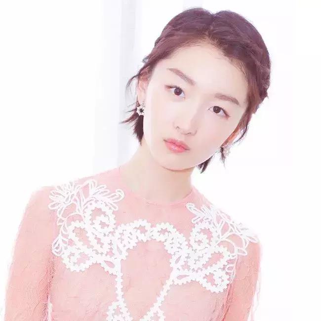 周冬雨最新眼妆教程,周冬雨同款单眼皮眼妆教程