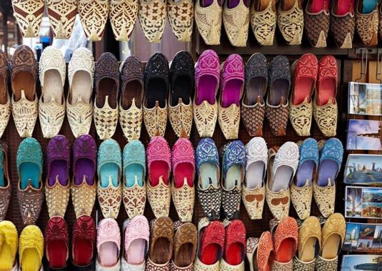 游客旅游都喜欢什么买什么,游客去迪拜富人区