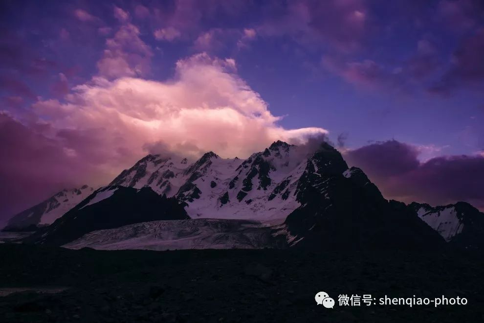 博格达雪峰,博格达峰雪山